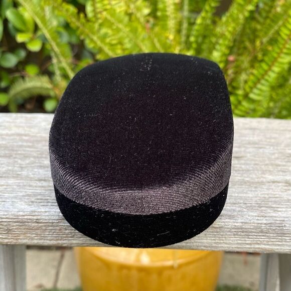 Tom Ford Black Velour Clamshell Sunglasses Case. Unisex EUC - Picture 4 of 9